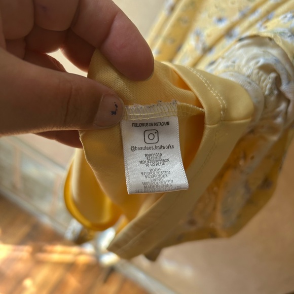 Girls dress size 18 1/2 - Picture 4 of 4